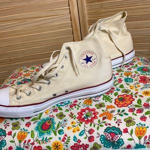 Chuck Taylor All Stars Converse in Off White/ Tan Mens Size 12 Canvas Like New